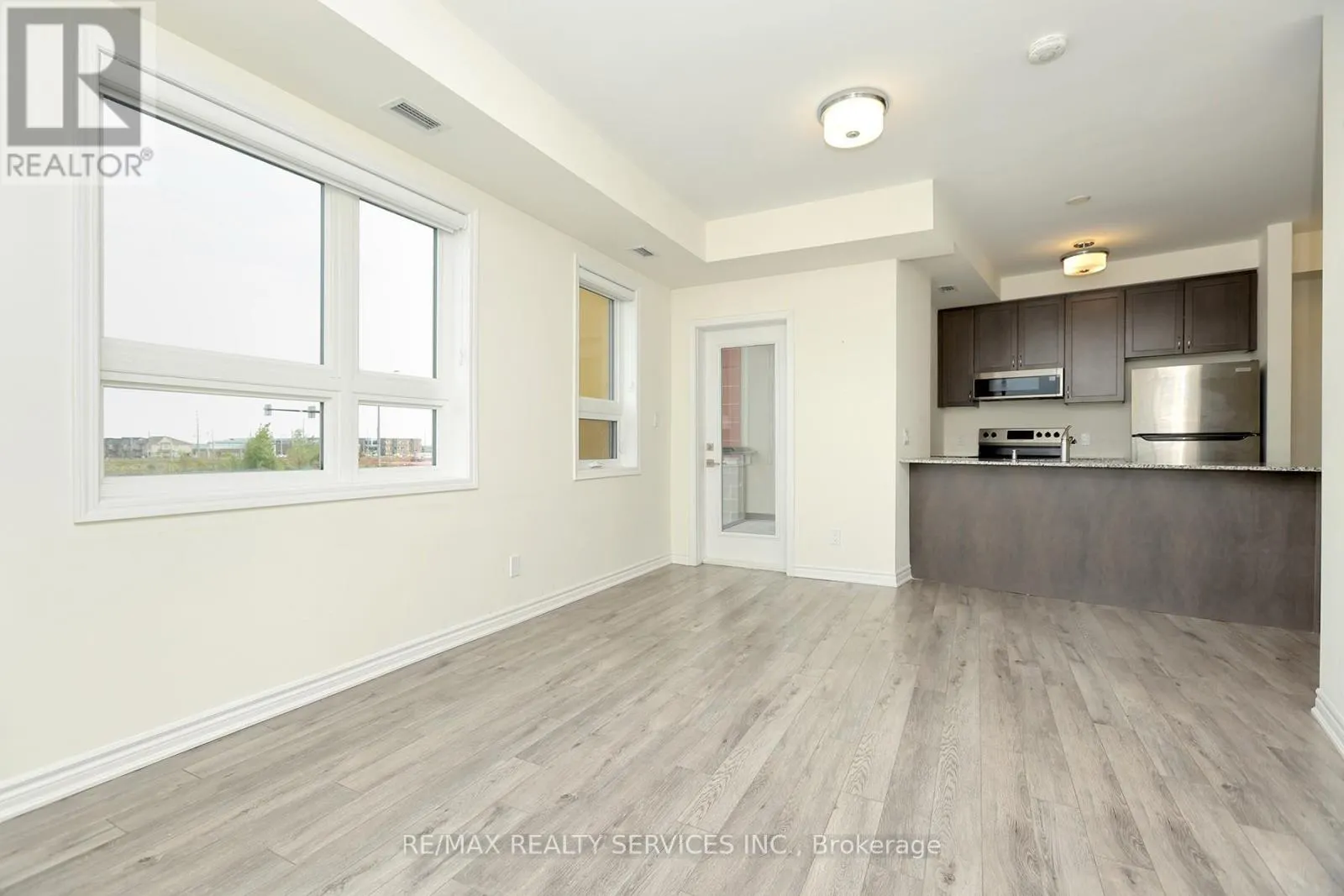 210 - 200 LAGERFELD DRIVE