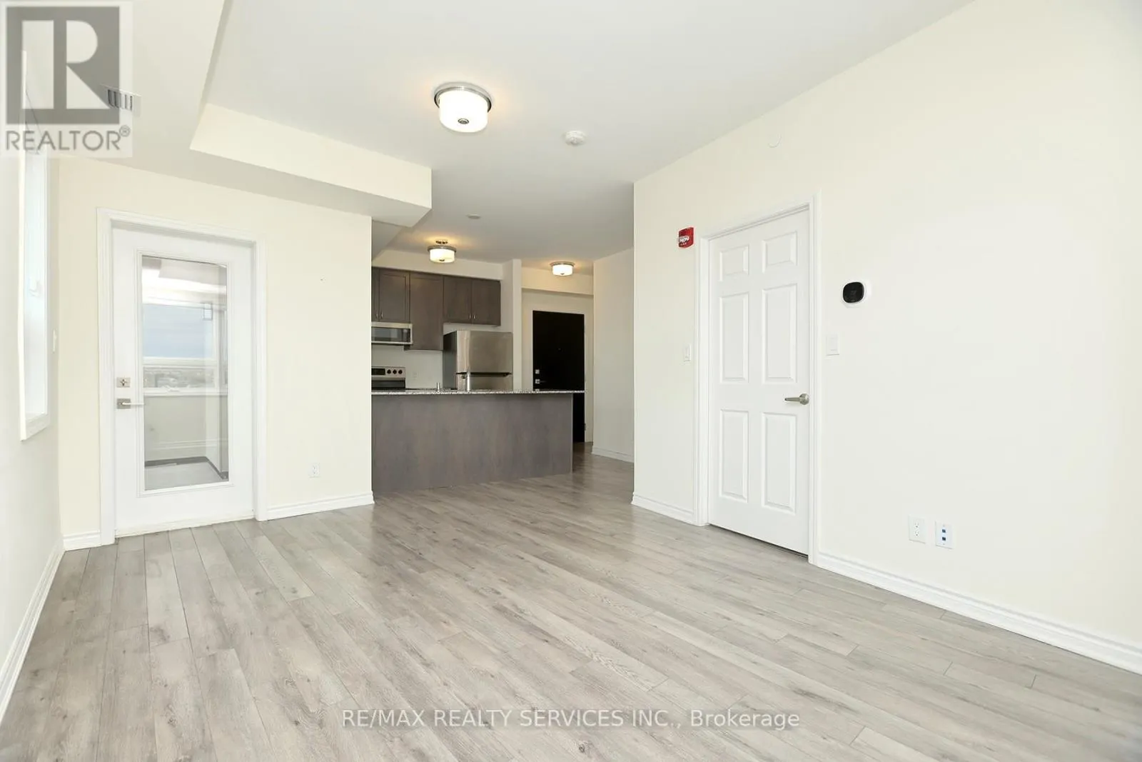 210 - 200 LAGERFELD DRIVE