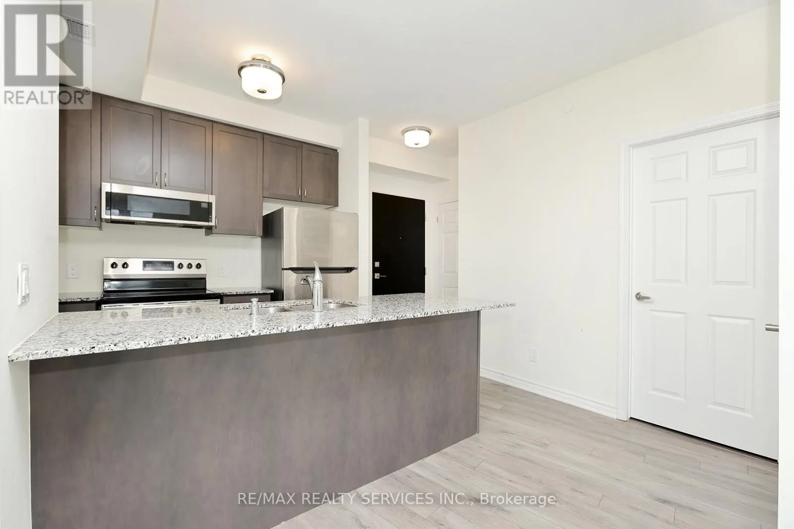 210 - 200 LAGERFELD DRIVE