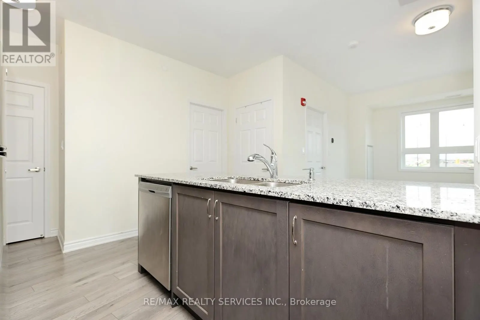 210 - 200 LAGERFELD DRIVE