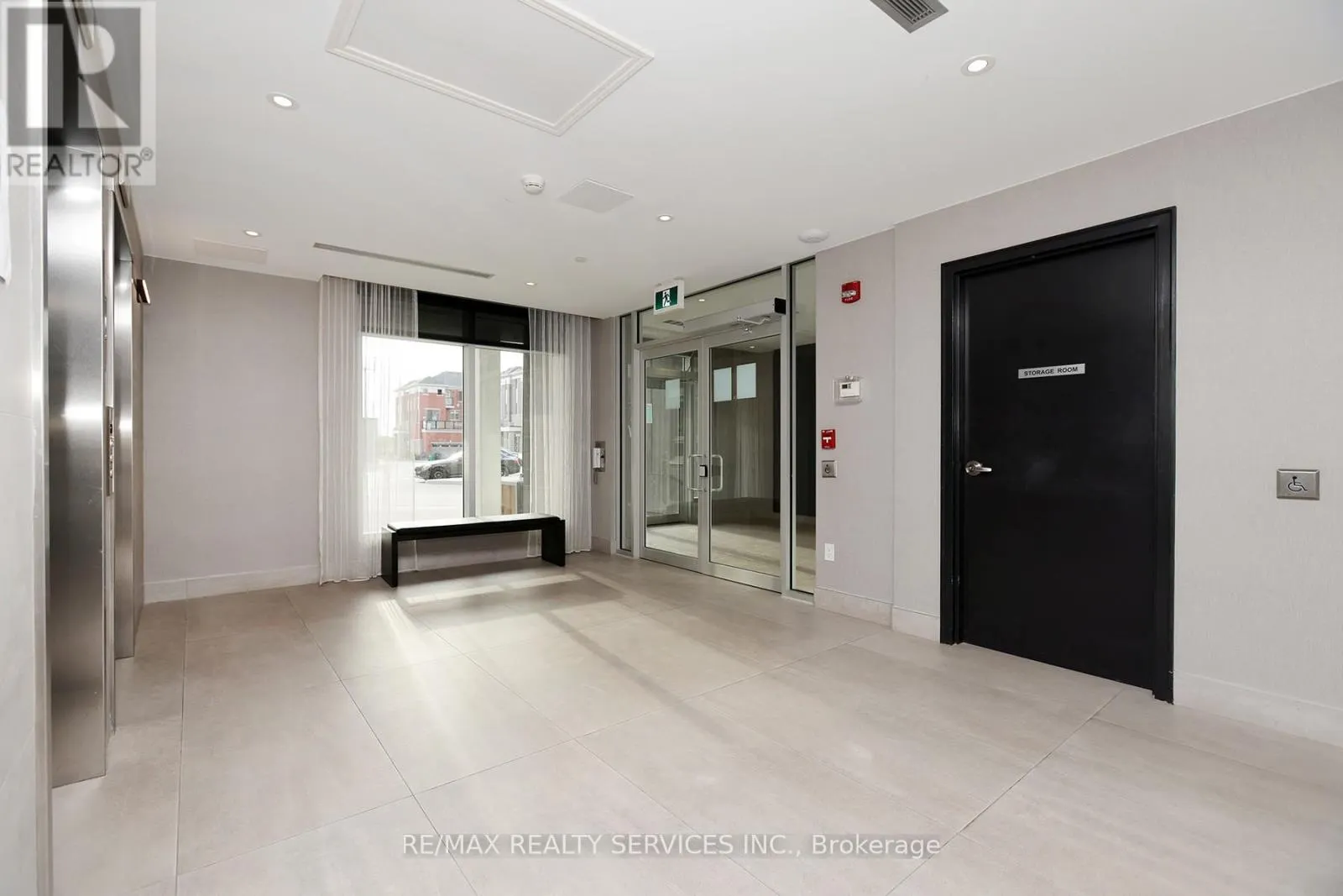 210 - 200 LAGERFELD DRIVE