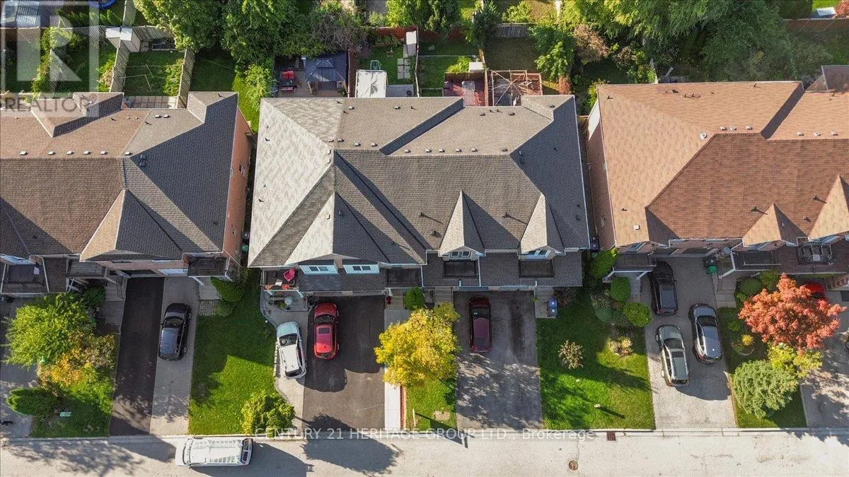 3954 COACHMAN CIRCLE