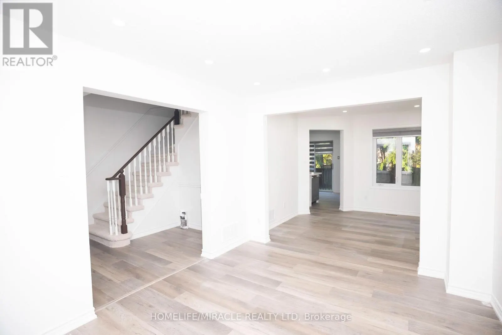 27 KILLALOE CRESCENT