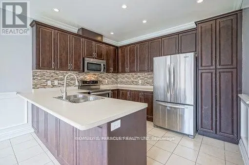 69 NATRONIA TRAIL