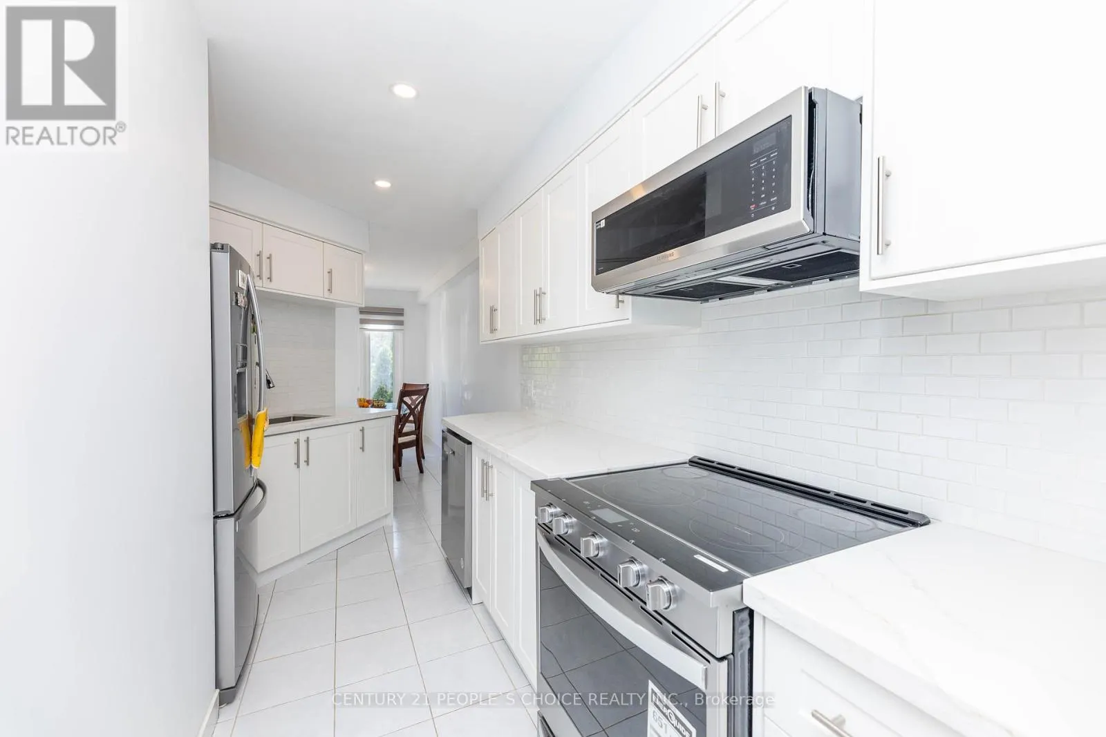30 - 365 TAILFEATHER CRESCENT