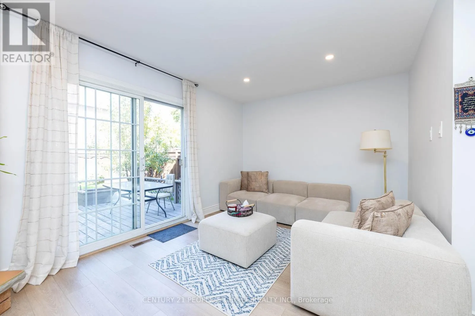 30 - 365 TAILFEATHER CRESCENT