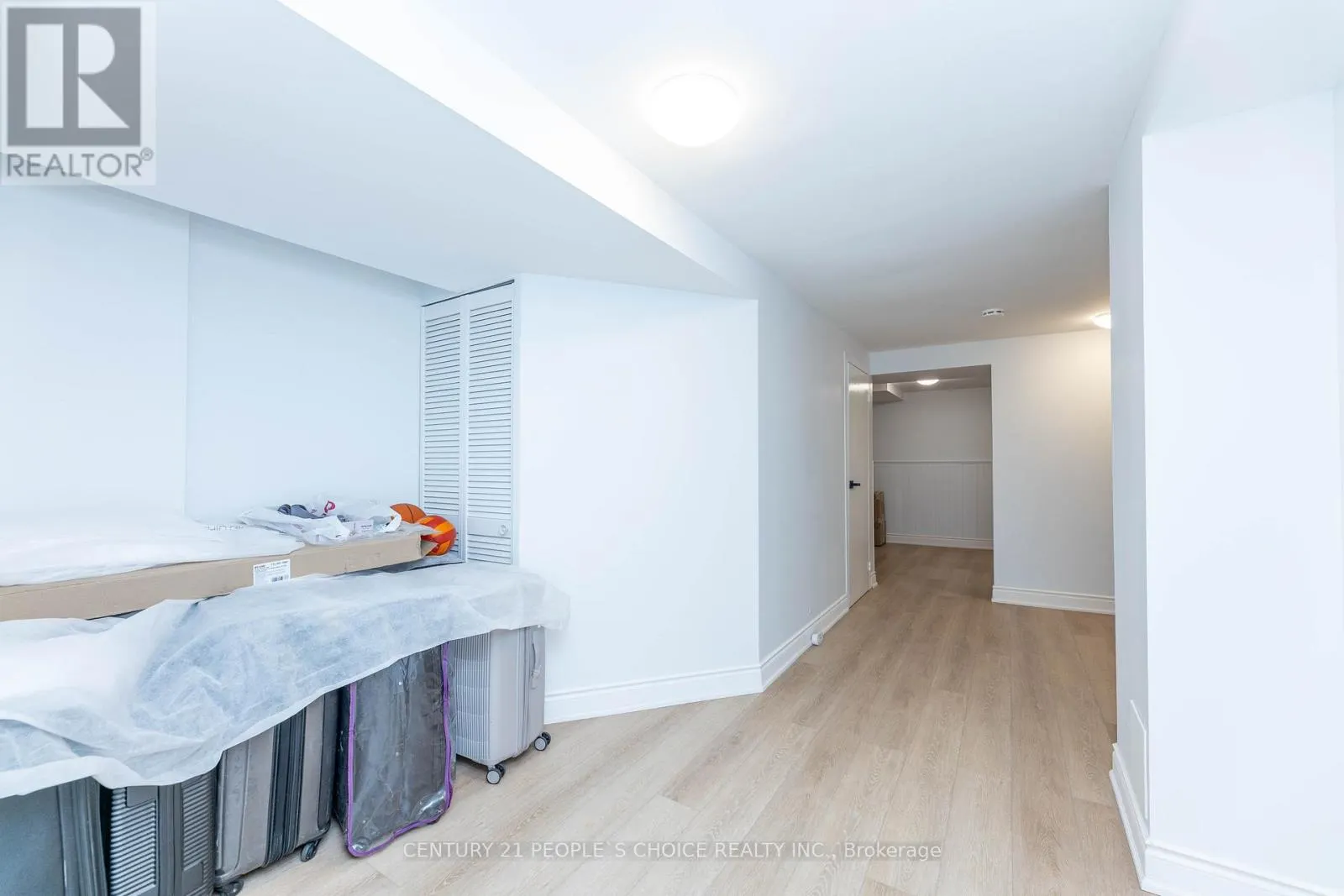 30 - 365 TAILFEATHER CRESCENT