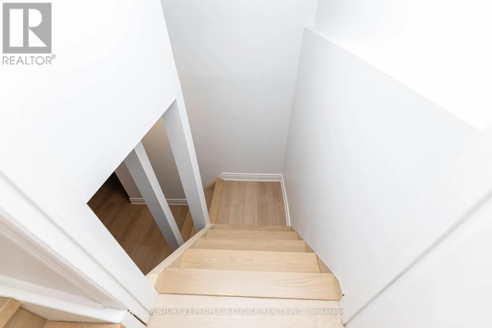 30 - 365 TAILFEATHER CRESCENT