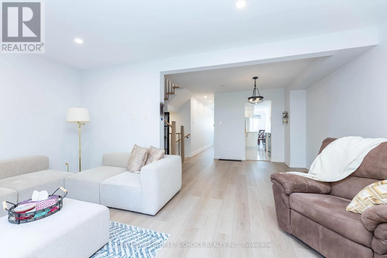 30 - 365 TAILFEATHER CRESCENT