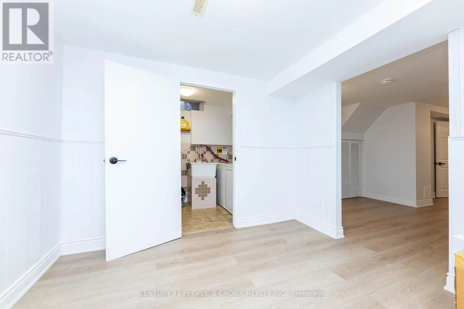 30 - 365 TAILFEATHER CRESCENT
