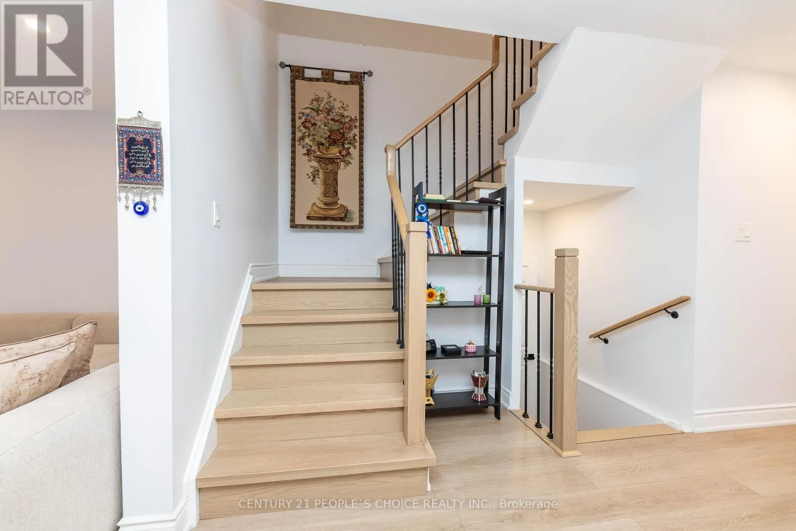 30 - 365 TAILFEATHER CRESCENT