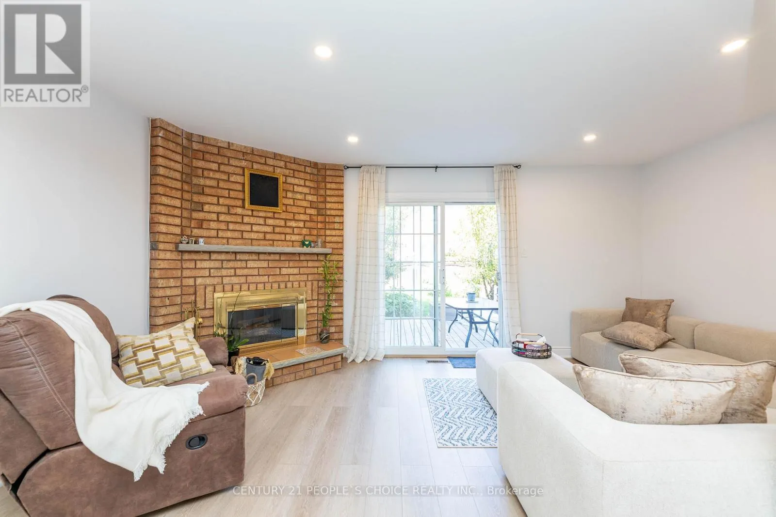 30 - 365 TAILFEATHER CRESCENT