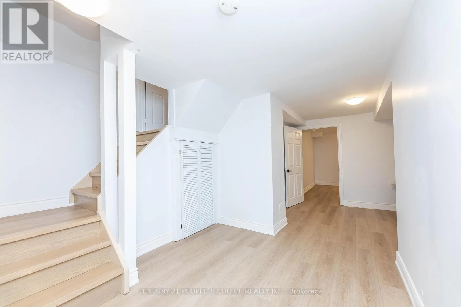 30 - 365 TAILFEATHER CRESCENT
