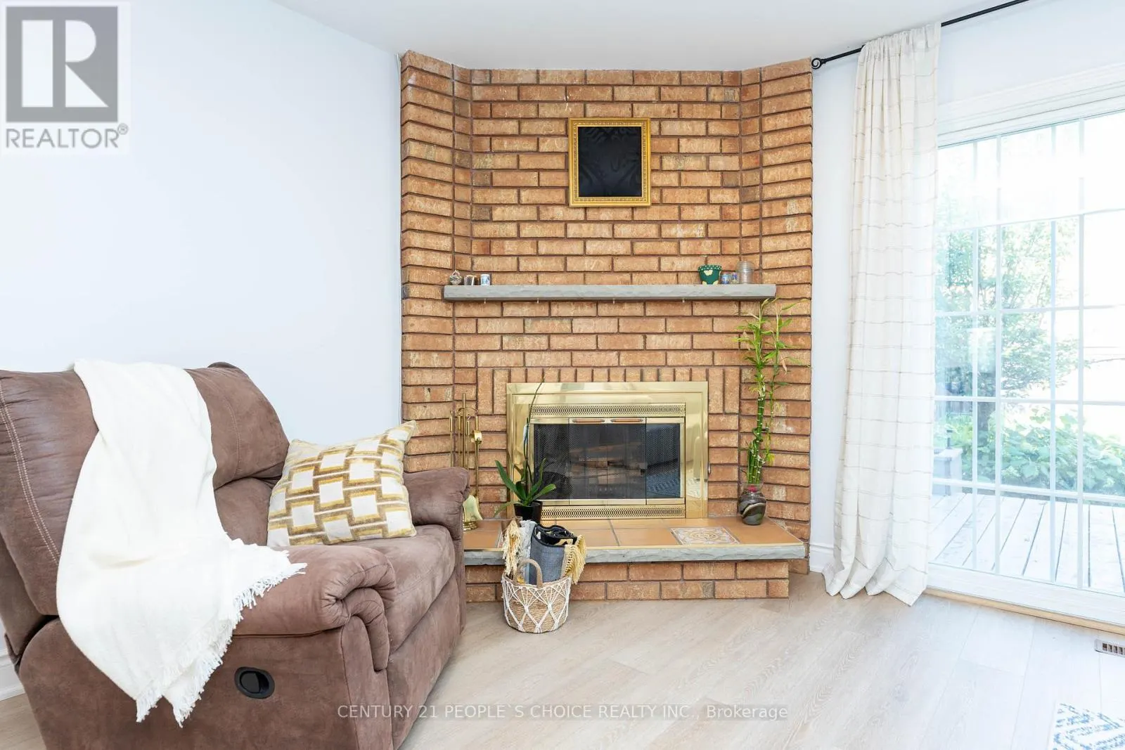 30 - 365 TAILFEATHER CRESCENT