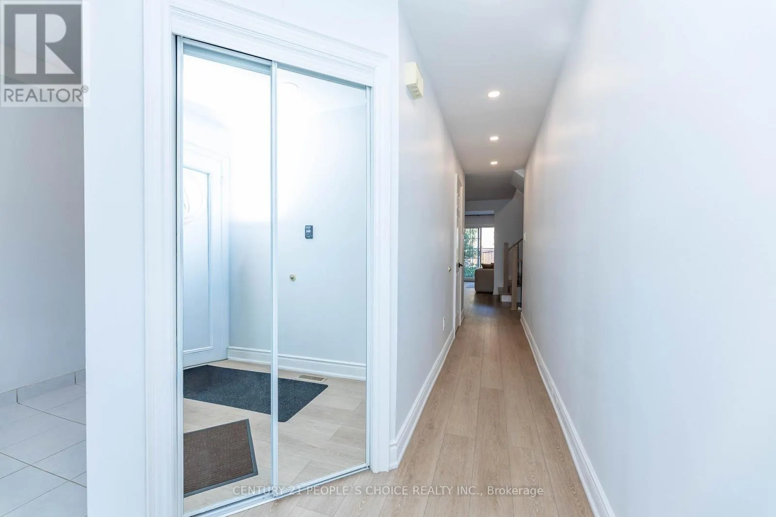 30 - 365 TAILFEATHER CRESCENT