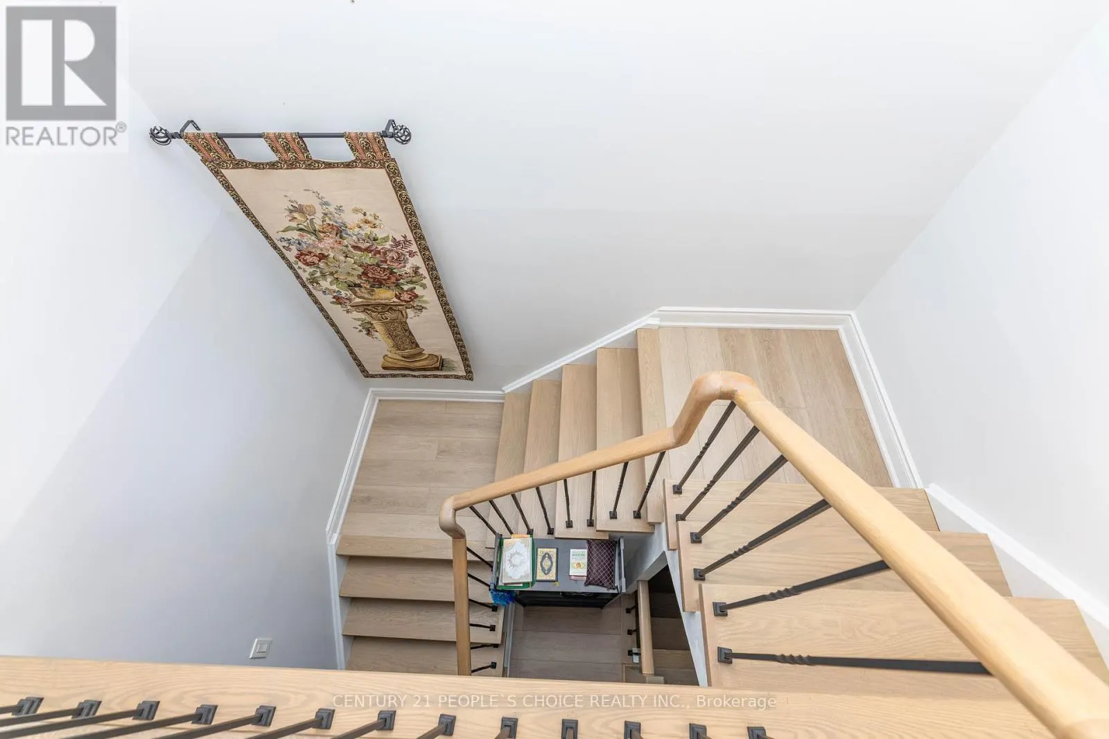 30 - 365 TAILFEATHER CRESCENT