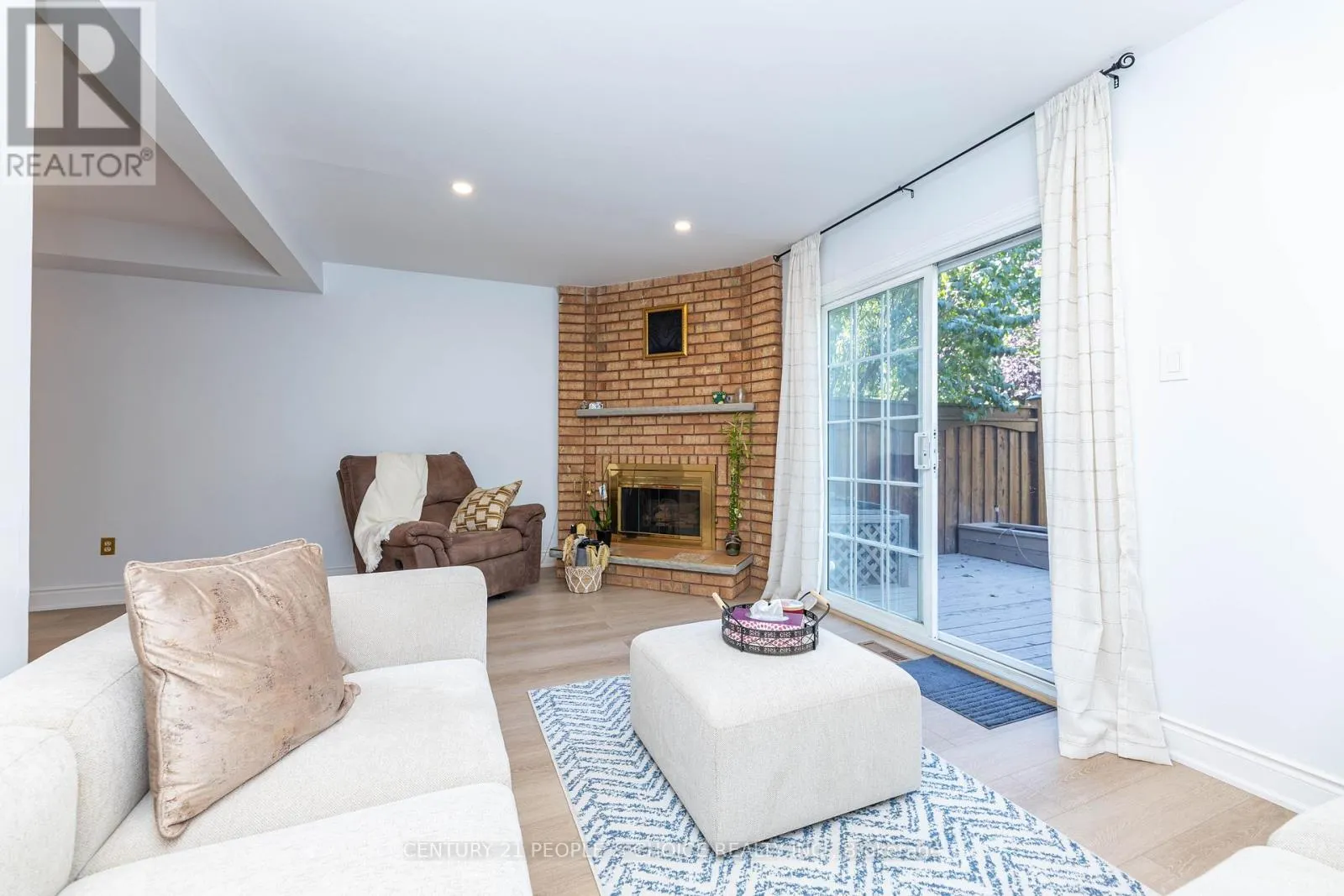 30 - 365 TAILFEATHER CRESCENT