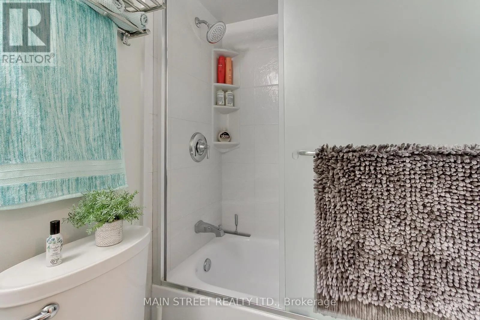 307 - 355 RATHBURN ROAD E