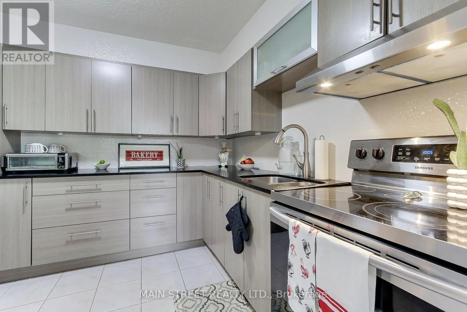 307 - 355 RATHBURN ROAD E