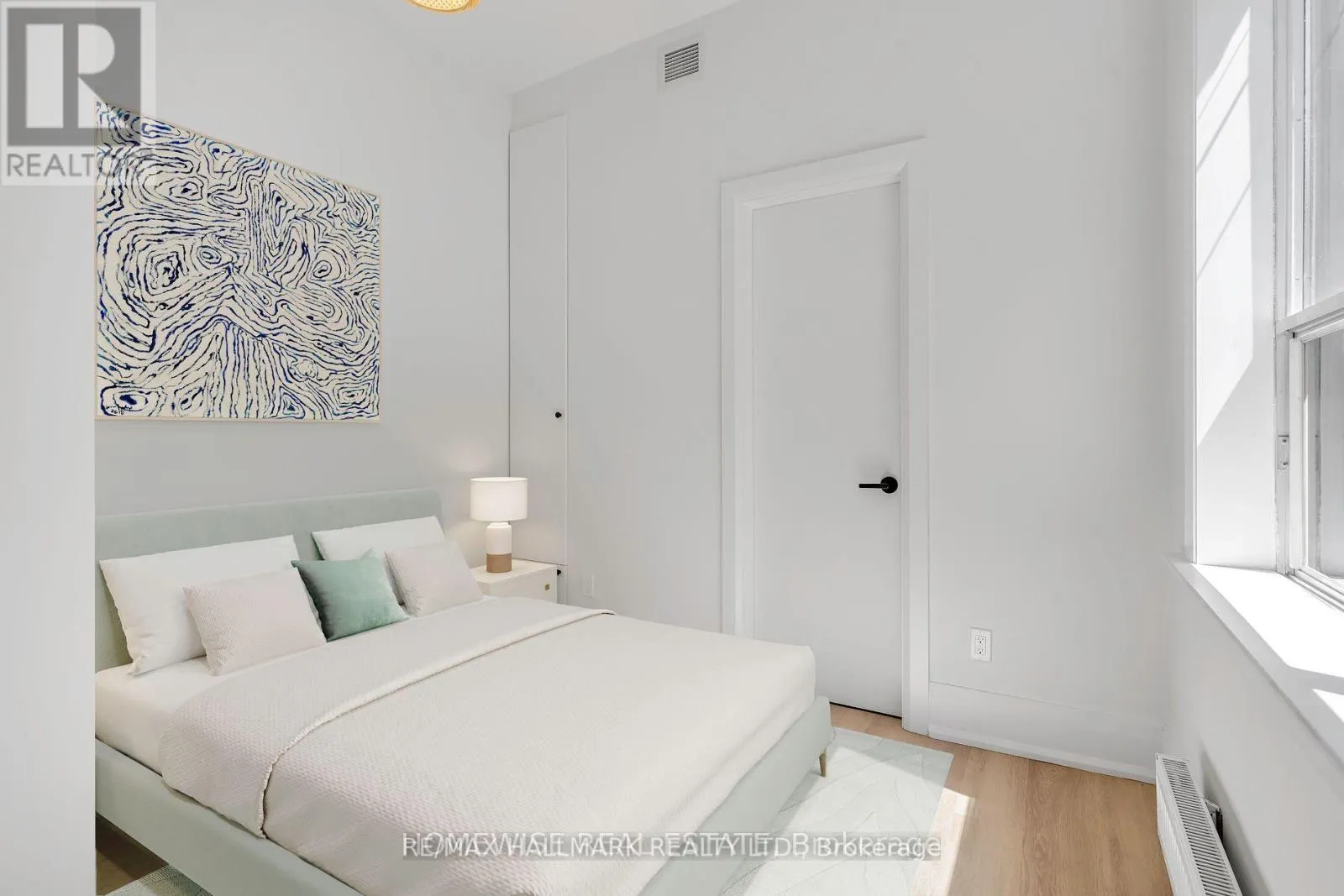 1 - 1542 KING STREET W