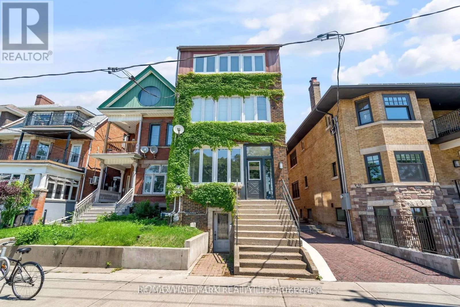 1 - 1542 KING STREET W