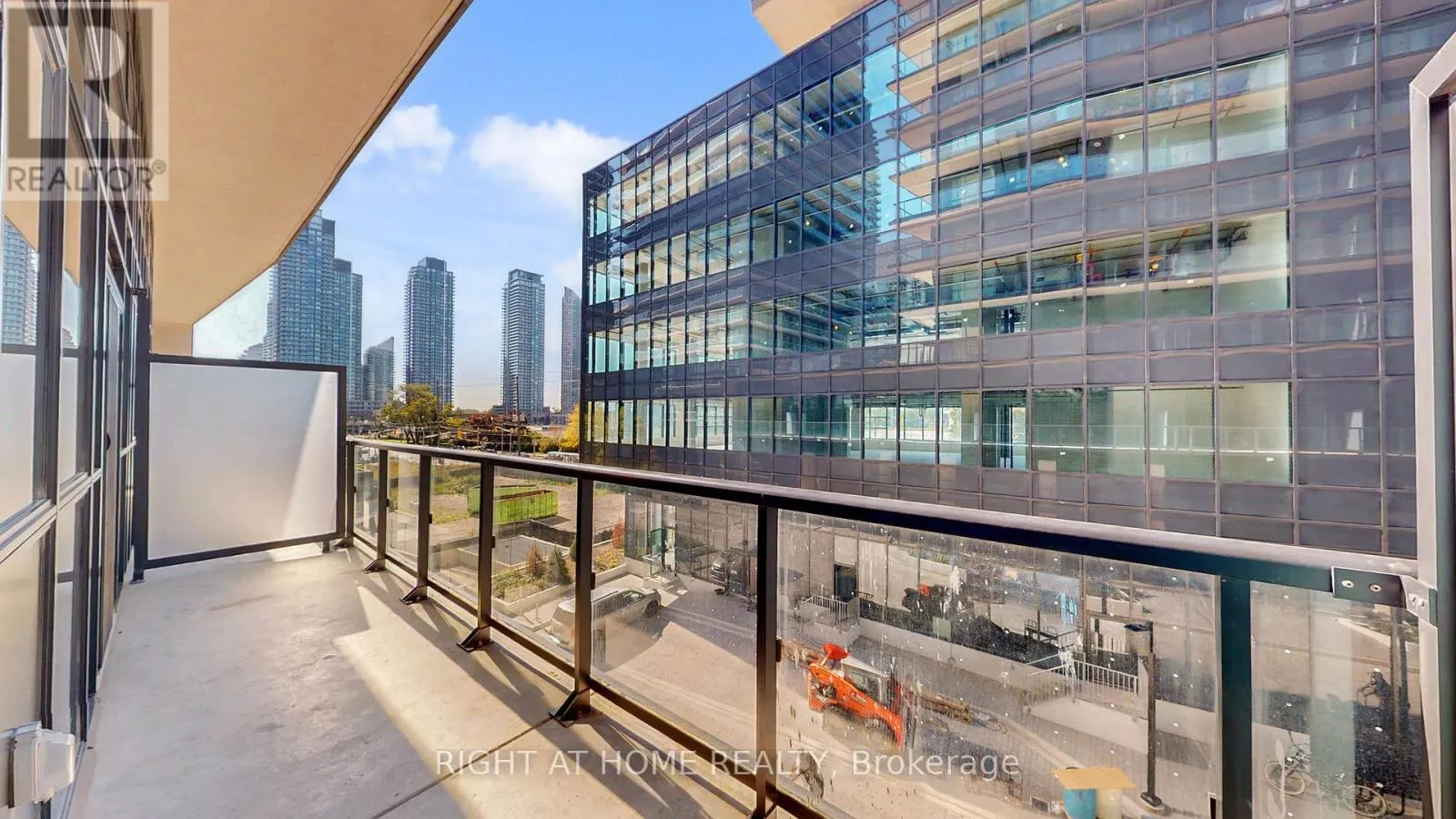 408 - 38 ANNIE CRAIG DRIVE