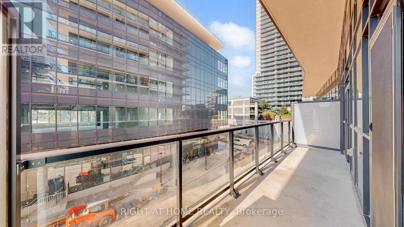 408 - 38 ANNIE CRAIG DRIVE