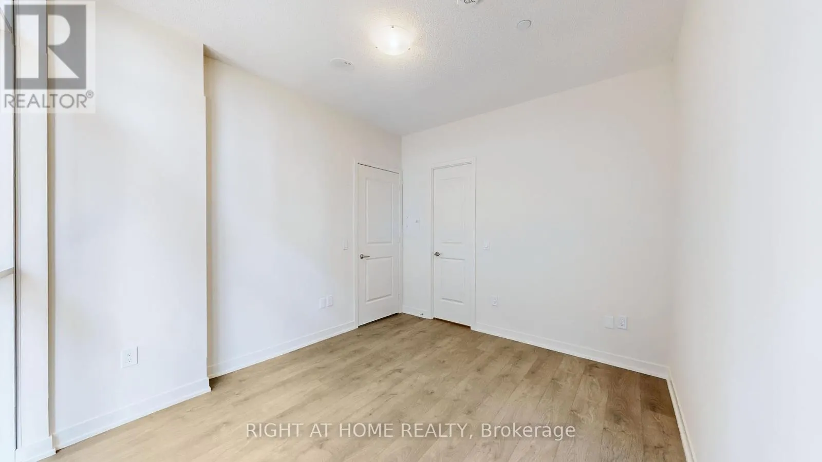 408 - 38 ANNIE CRAIG DRIVE