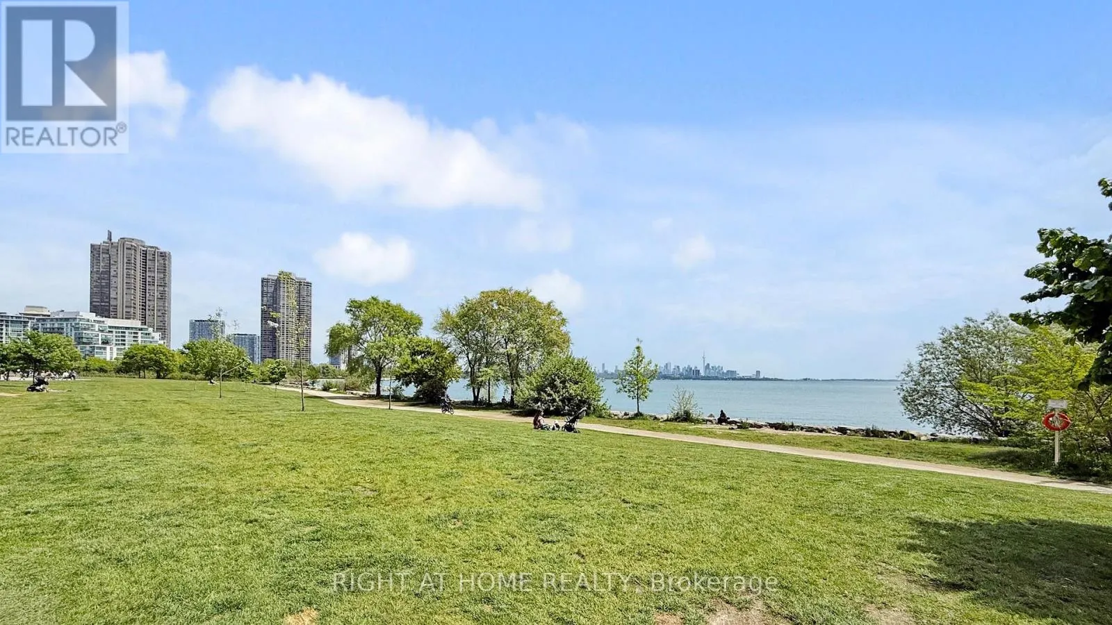 408 - 38 ANNIE CRAIG DRIVE