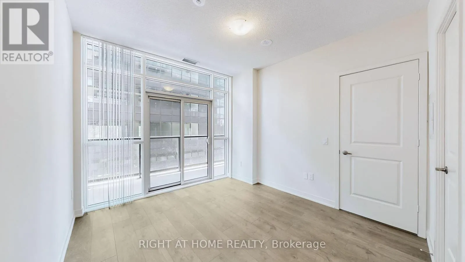 408 - 38 ANNIE CRAIG DRIVE