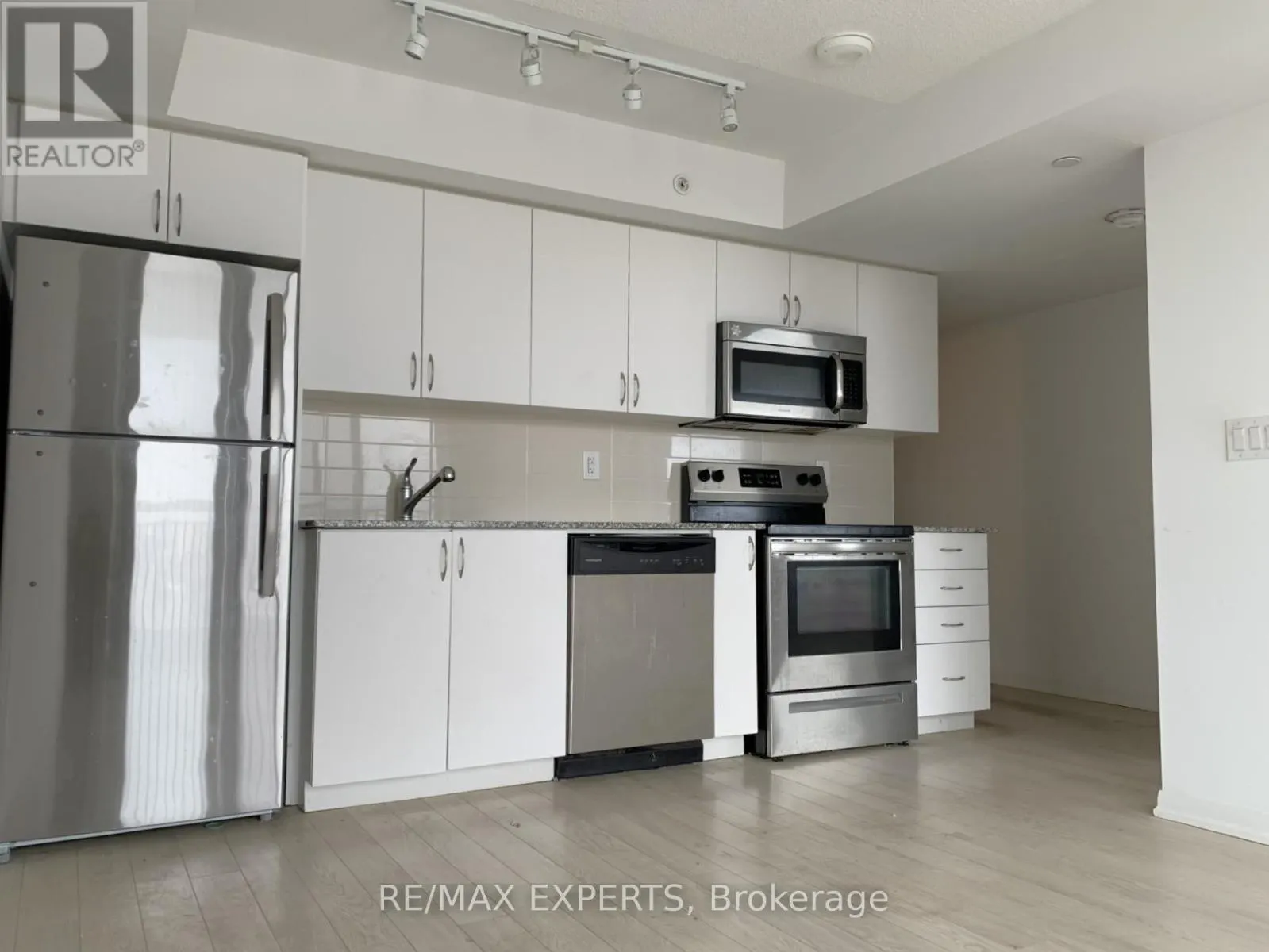 1404 - 3091 DUFFERIN STREET