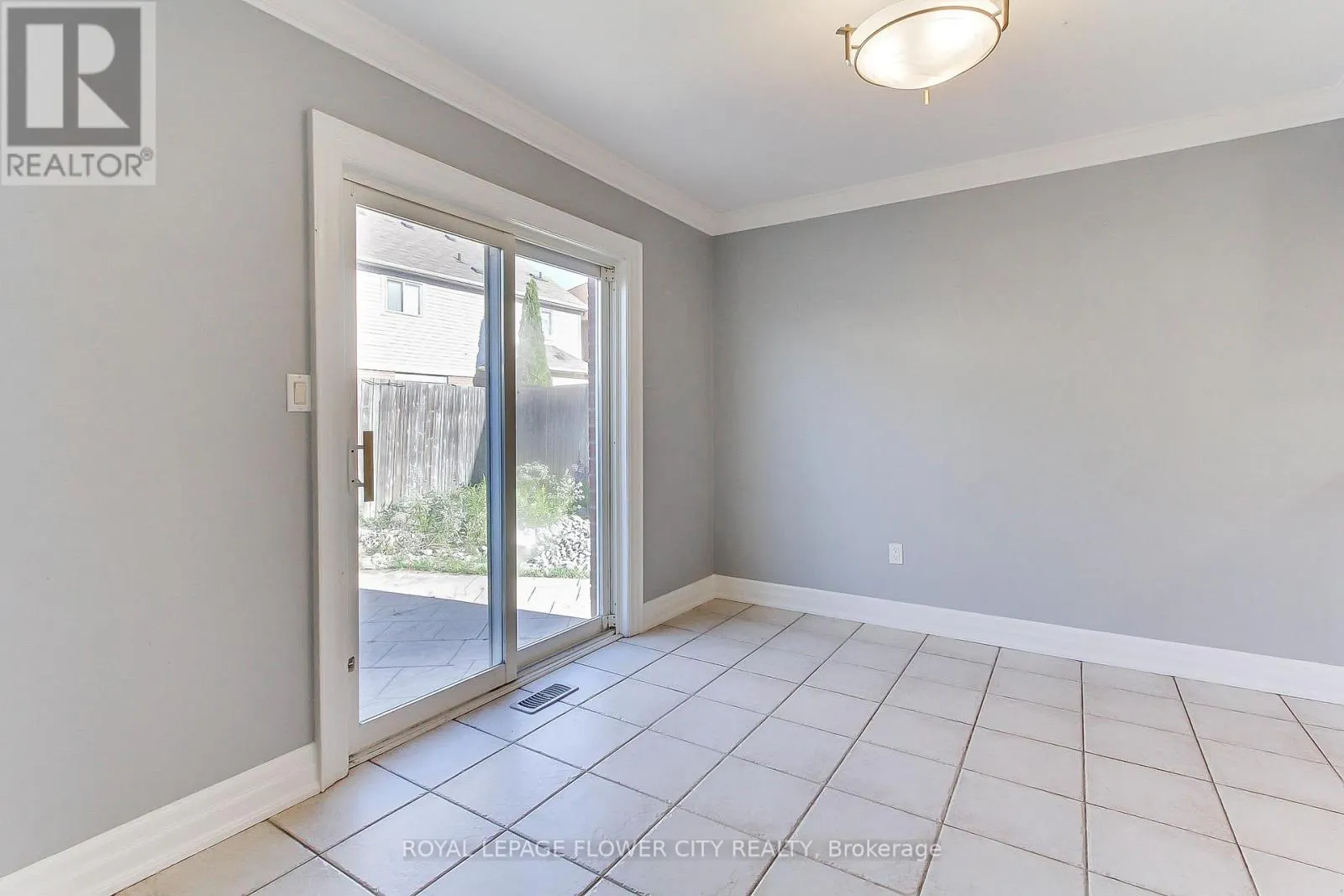 UPPER - 38 MILKWEED CRESCENT