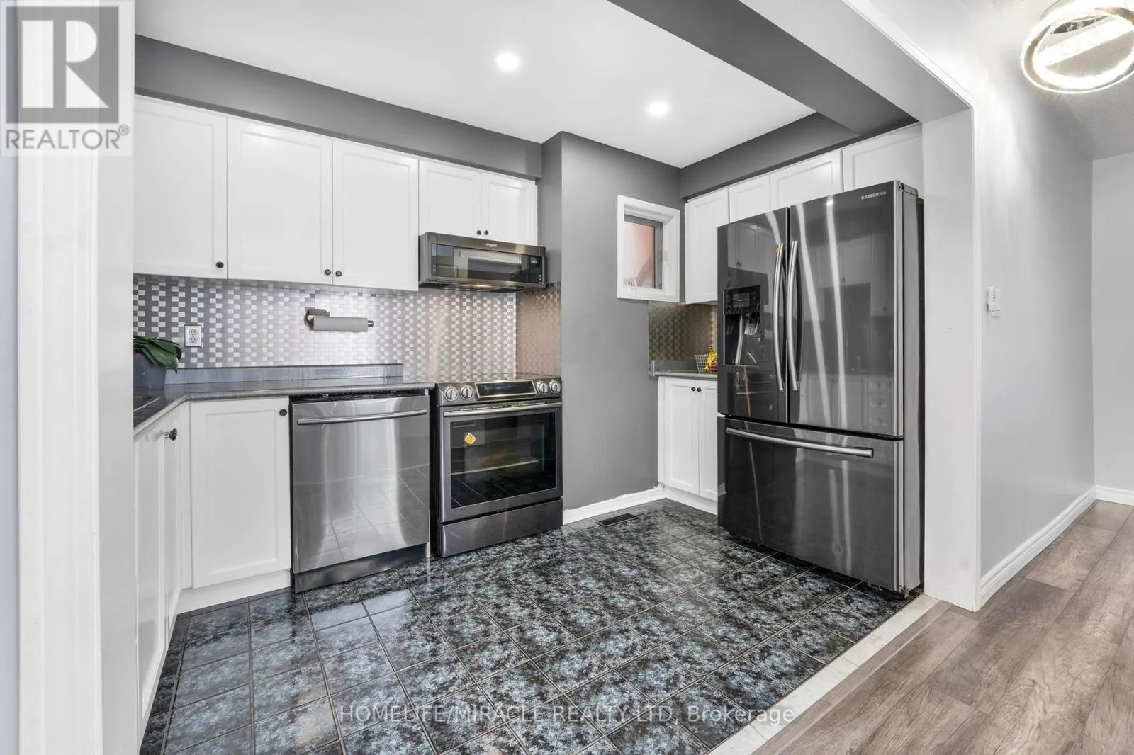 35 - 2 GOLDBERRY COURT
