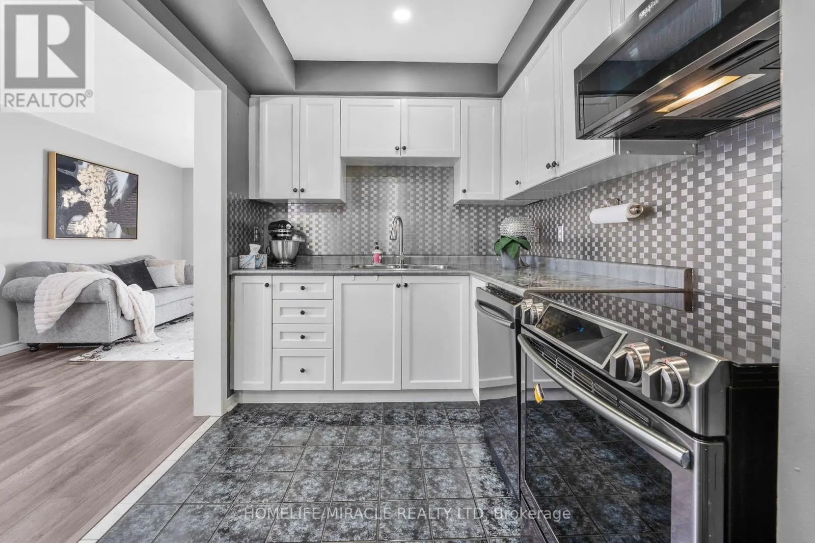 35 - 2 GOLDBERRY COURT