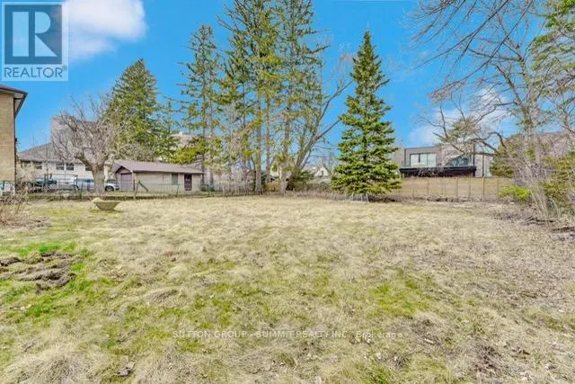 17 BEN MACHREE DRIVE W