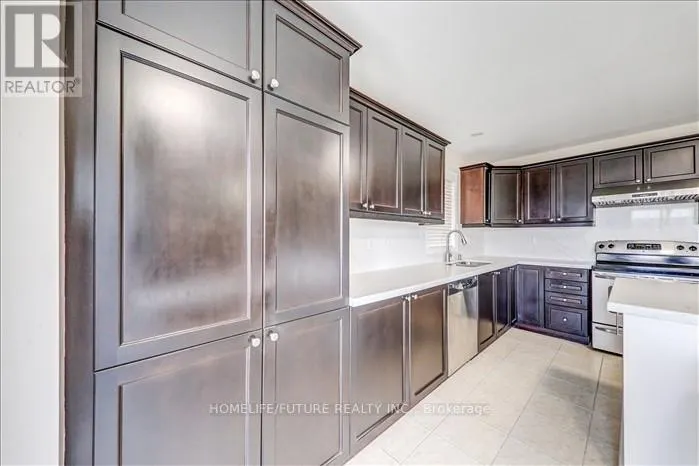 28 BIRCH LAKE COURT