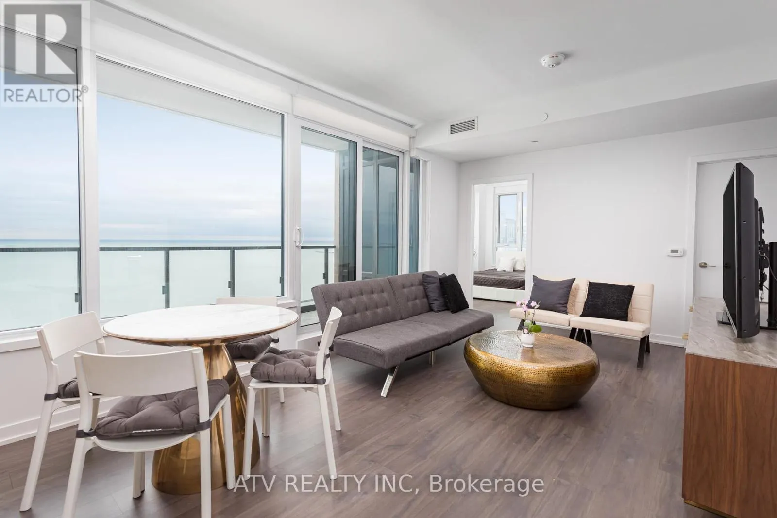 1810 - 1926 LAKE SHORE BOULEVARD W