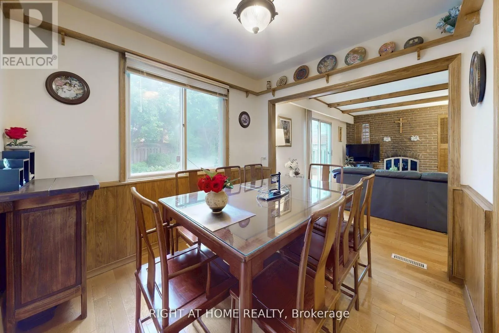1924 STEEPBANK CRESCENT