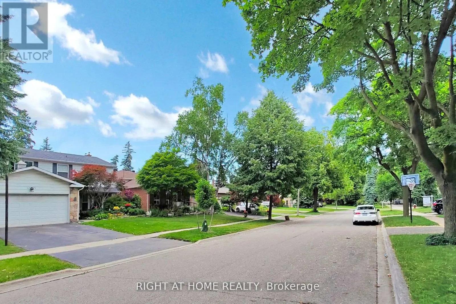 1924 STEEPBANK CRESCENT