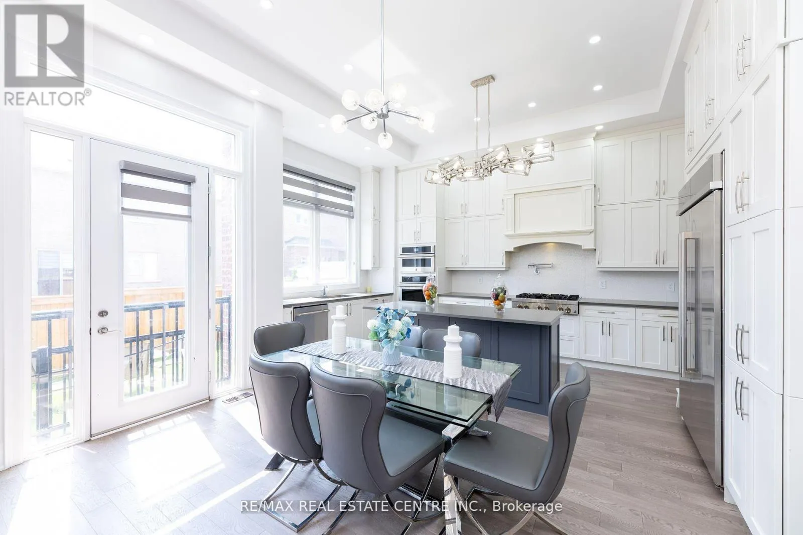 3422 POST ROAD N