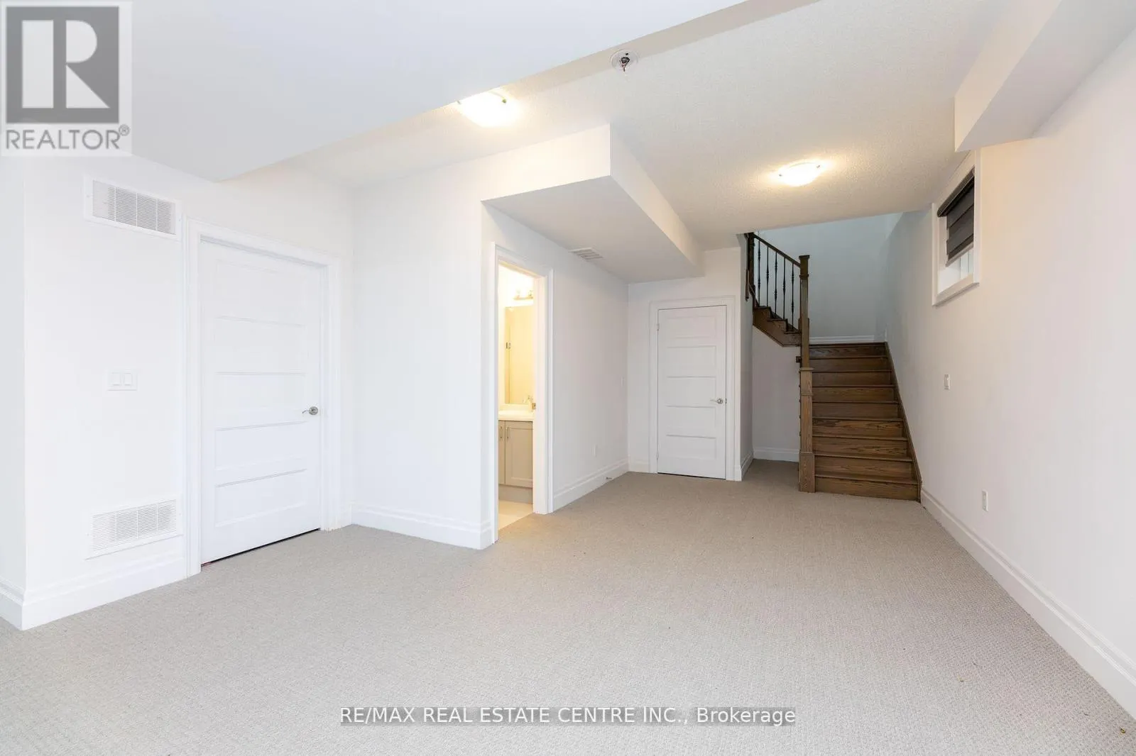 3422 POST ROAD N