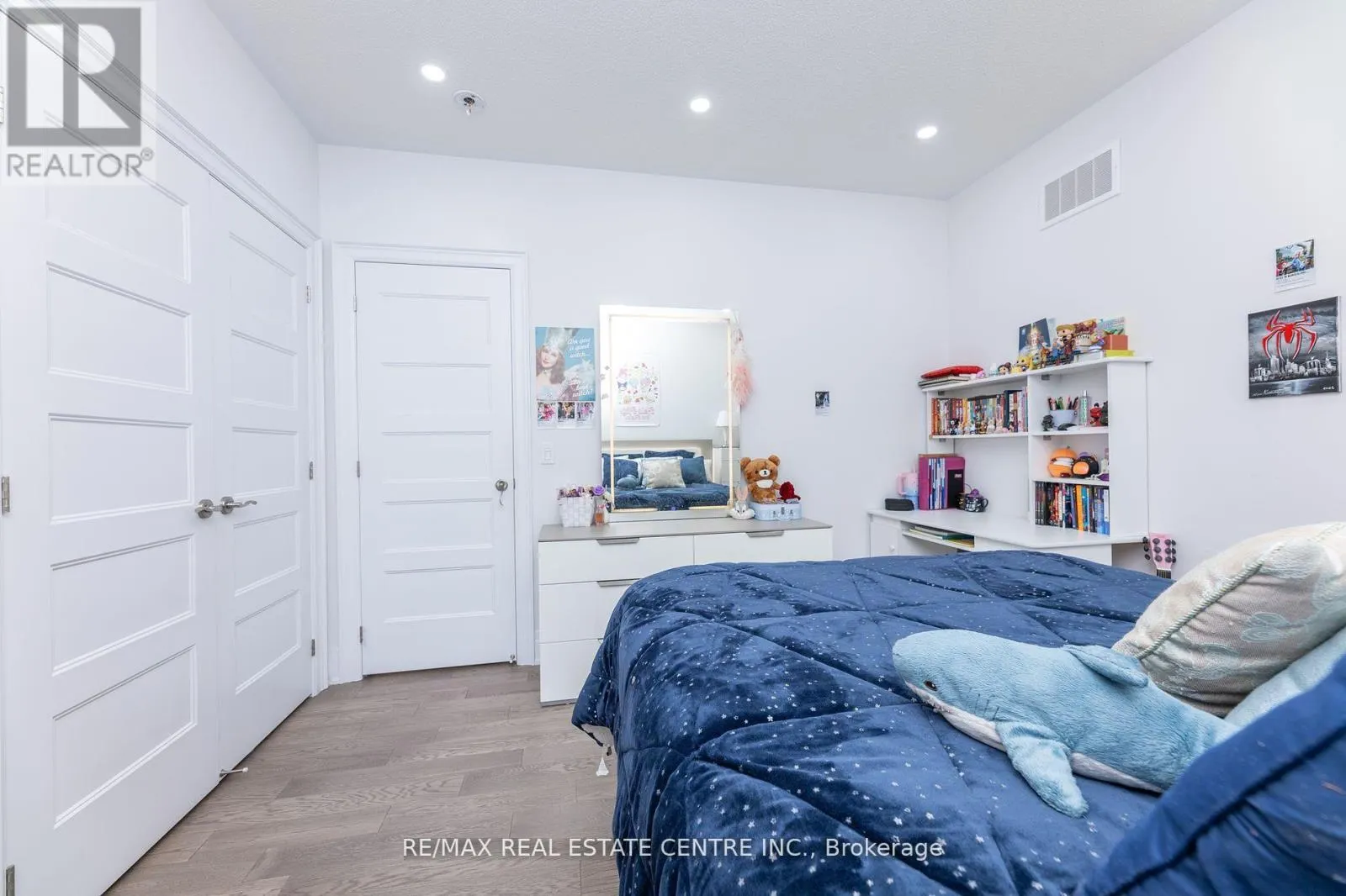 3422 POST ROAD N