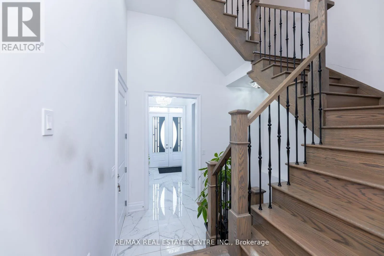 3422 POST ROAD N