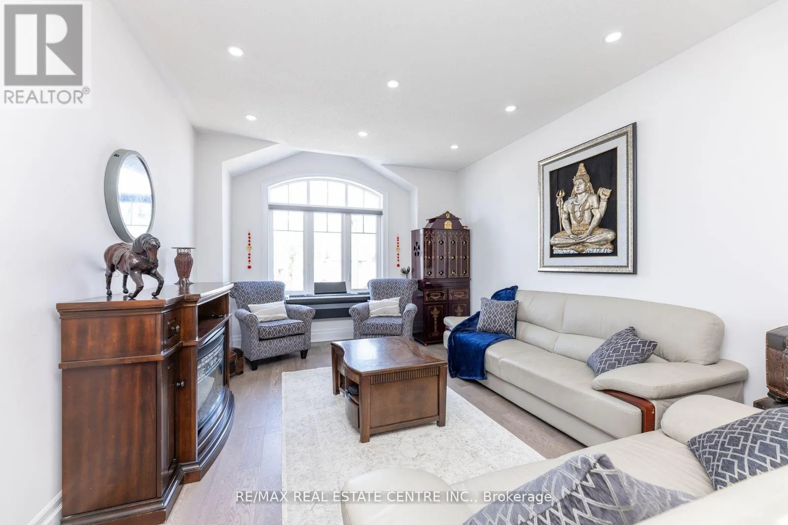 3422 POST ROAD N