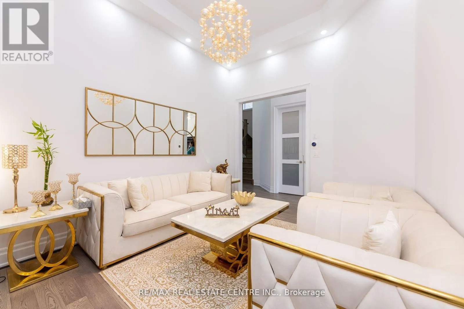 3422 POST ROAD N