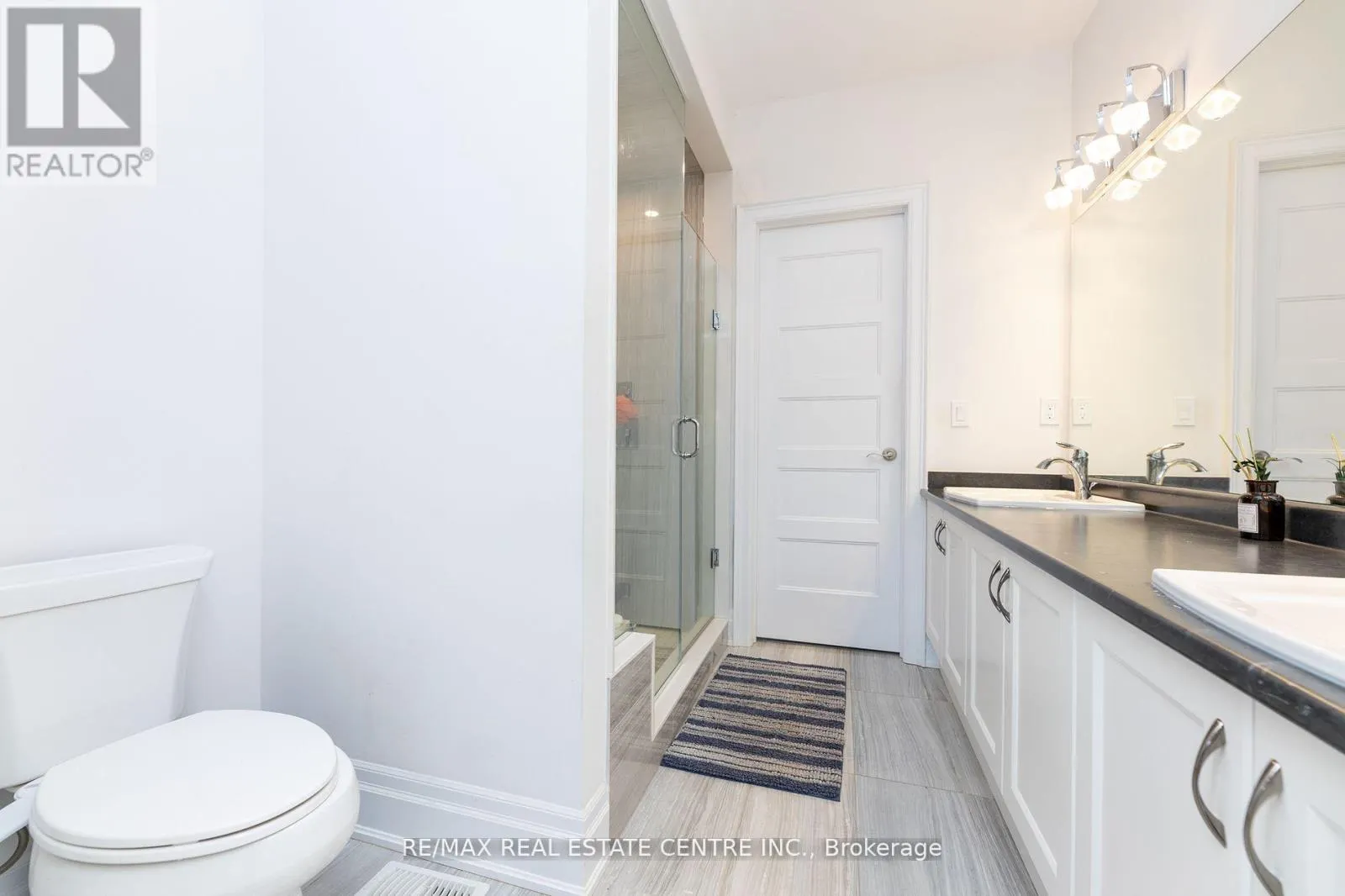 3422 POST ROAD N