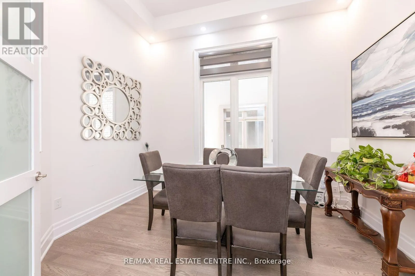 3422 POST ROAD N