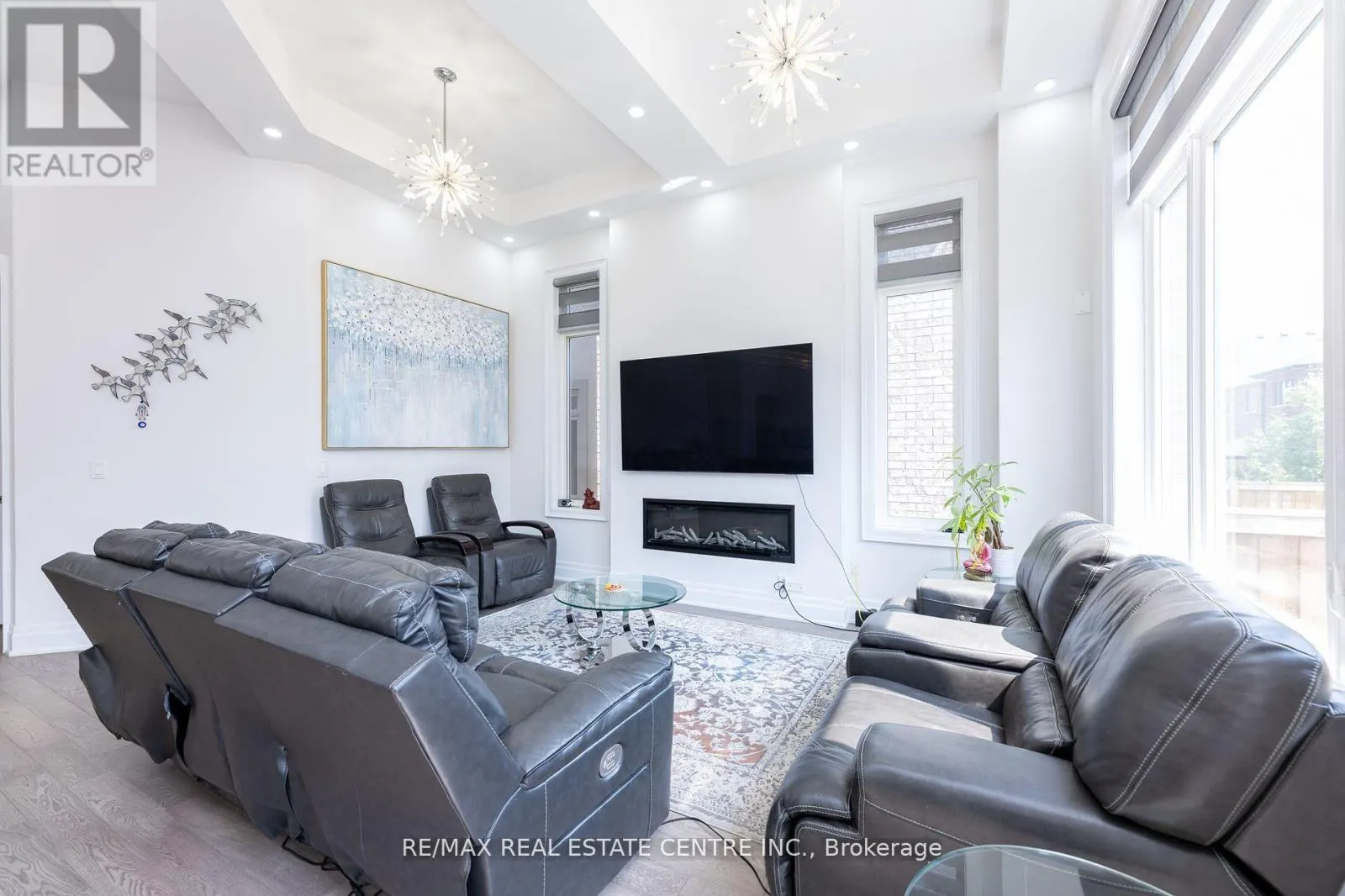 3422 POST ROAD N