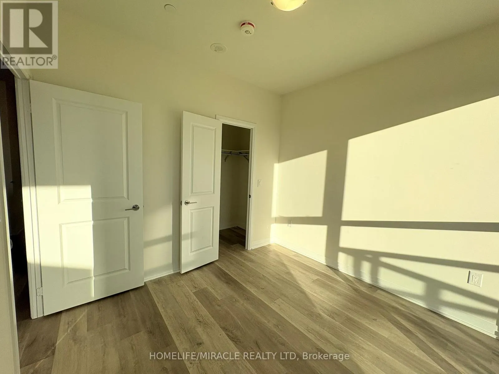 615 - 15 WATERGARDEN DRIVE