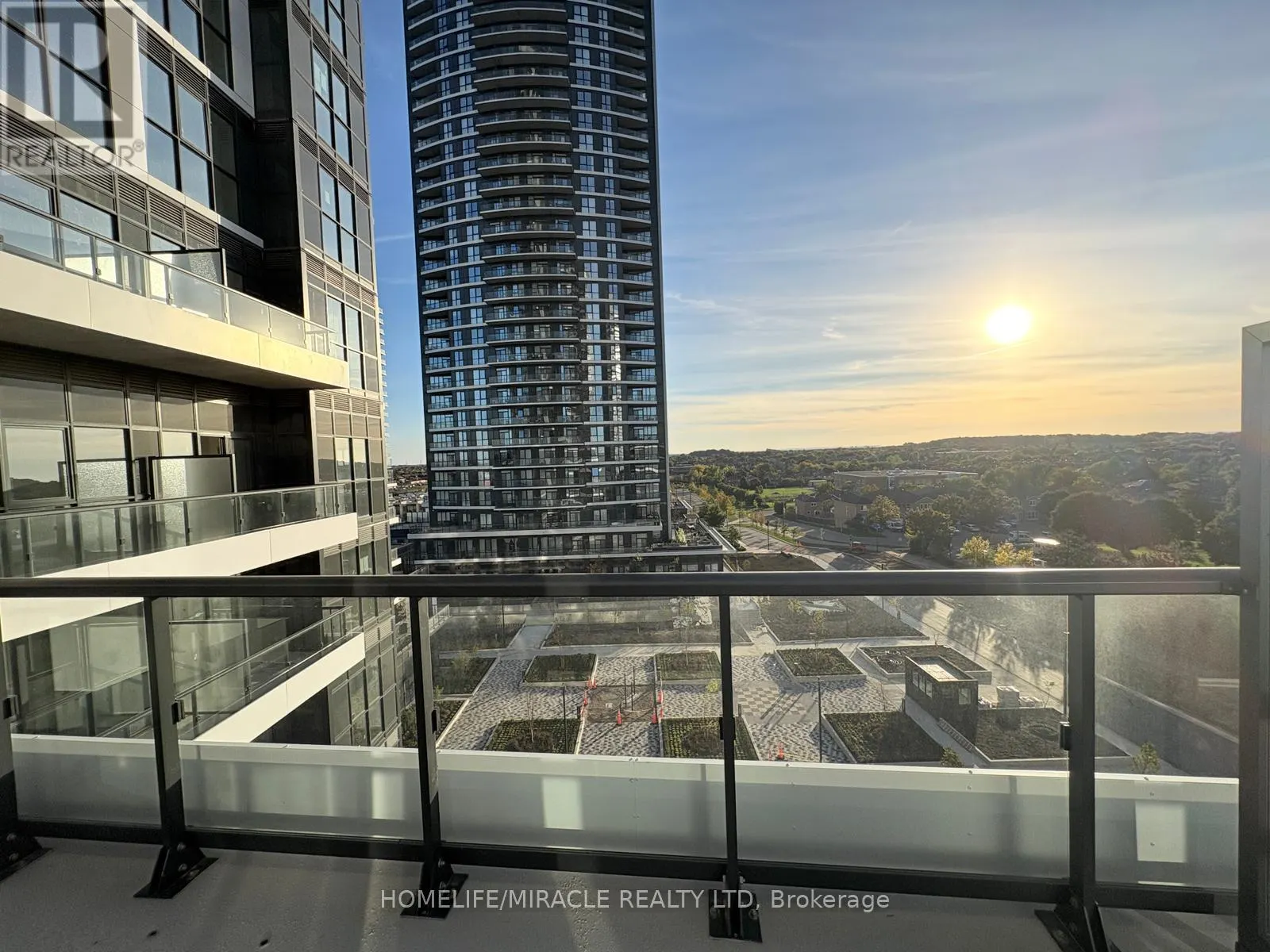 615 - 15 WATERGARDEN DRIVE